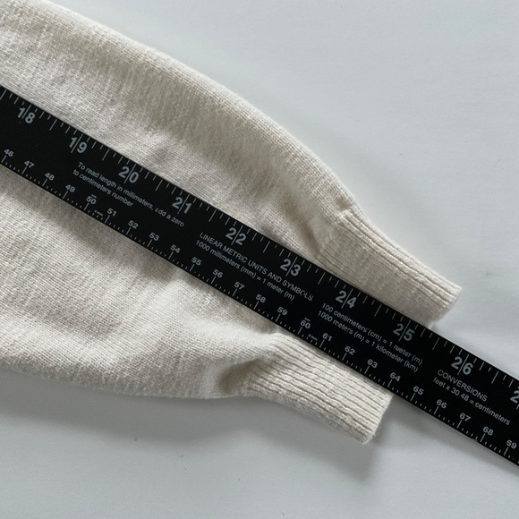 Free People Beach V-Neck Sweater Sz M Cream Slouchy Boho Lightweight Everyday - Picture 7 of 11